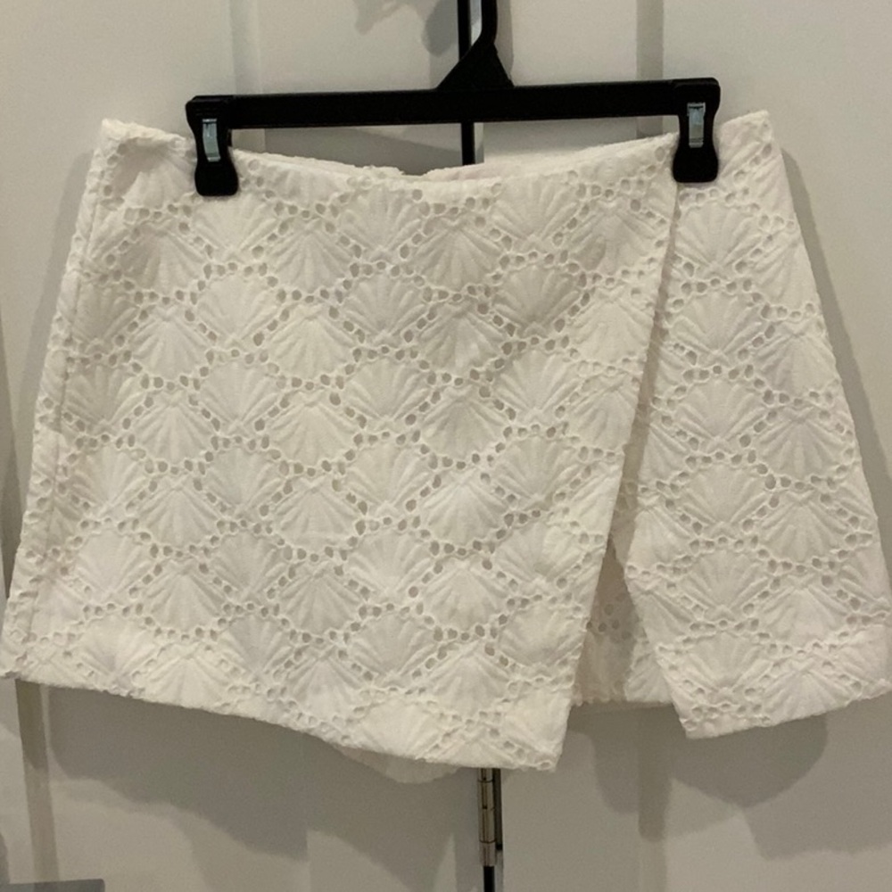 Lilly Pulitzer Marll skort.